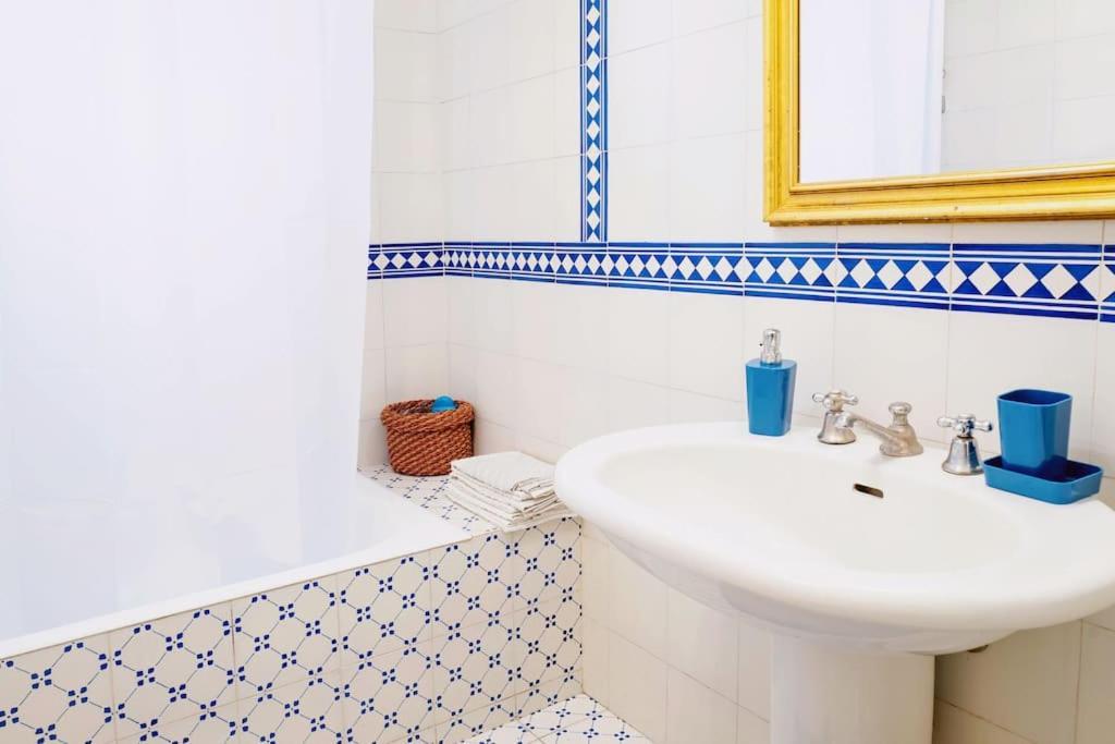 The Attico Chic Urban Free Parking Apartment Bologna Bagian luar foto
