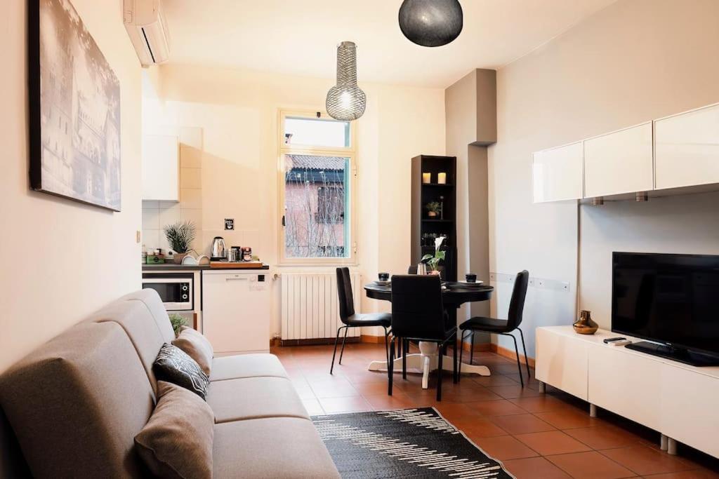 The Attico Chic Urban Free Parking Apartment Bologna Bagian luar foto